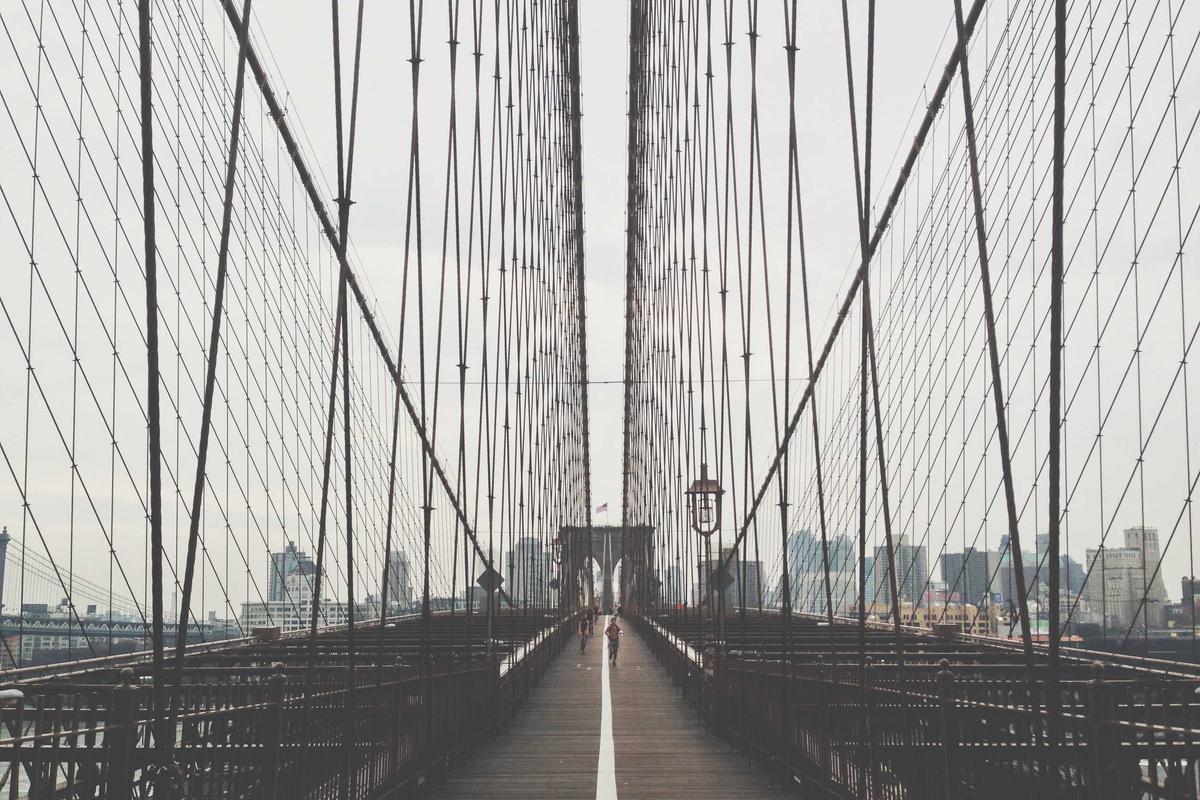 Investasi Emas vs Crypto Mana Lebih Menguntungkan untuk Pemula - LokerPenida.com